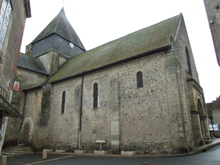 Eglise Saint-Etienne : Façade latérale nord, vue générale