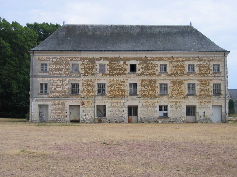 Domaine de Montpensier ou Coudray-Montpensier : Communs, vue générale