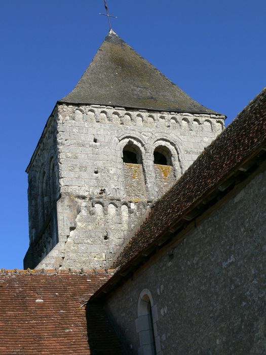 Eglise Saint-Martin : Clocher, vue générale