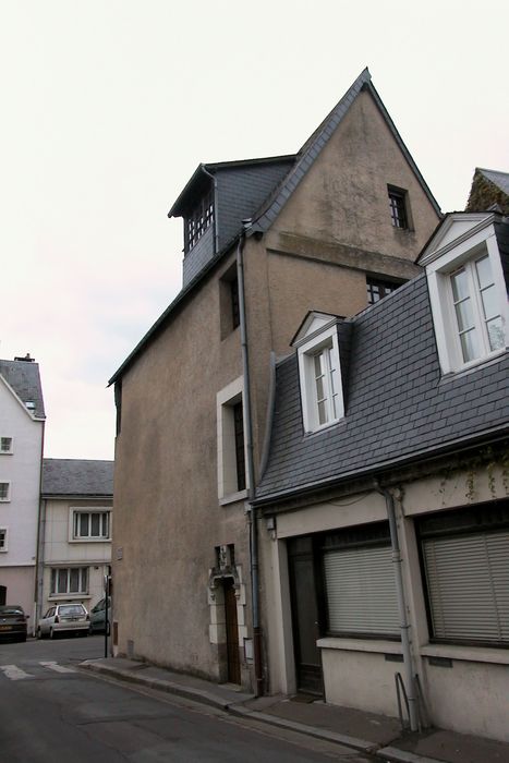 Maison : Façade latérale sur rue, vue générale