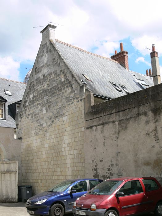 Ancienne maison canoniale de Saint-Martin : Façade aveugle sur rue, vue générale