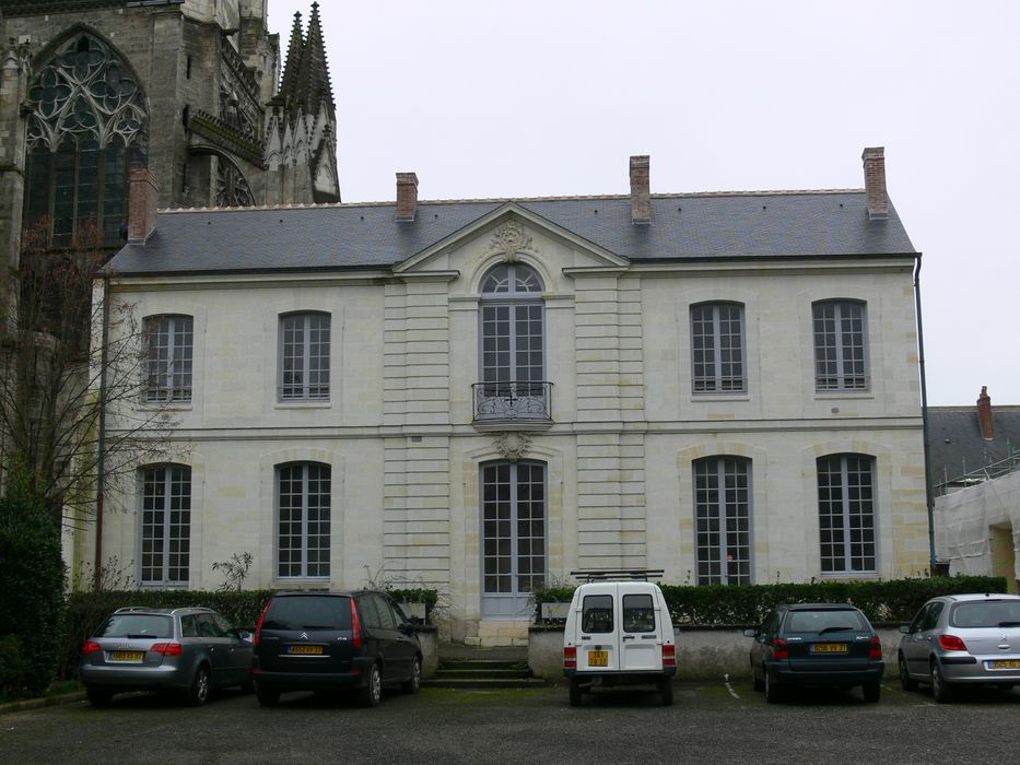 Ancienne maison canoniale de Saint-Gatien, dite du Curé de Tours : Façade sur cour, vue générale