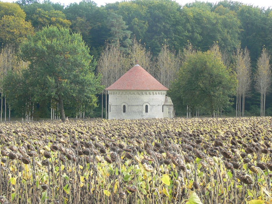 Chapelle Saint-Jean-du-Liget : Vue générale de la chapelle dans son environnement