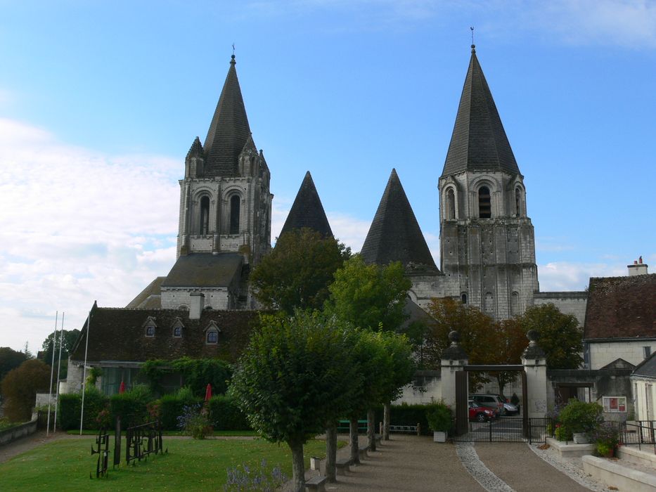 Ancienne collégiale Saint-Ours : Ensemble sud, vue générale