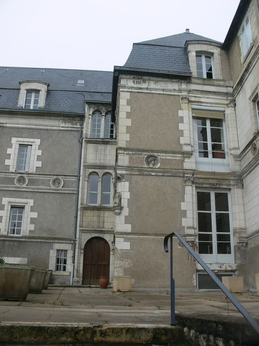 Maison dite Hôtel de Guise : Cour intérieure, façade est, vue partielle