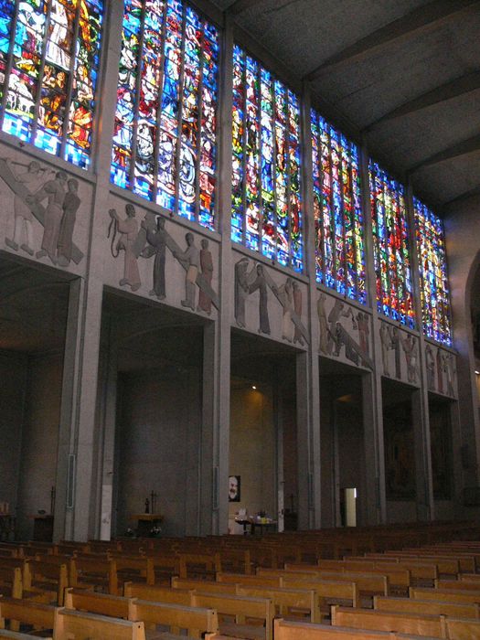 Basilique Notre-Dame de la Trinité : Nef, vue générale