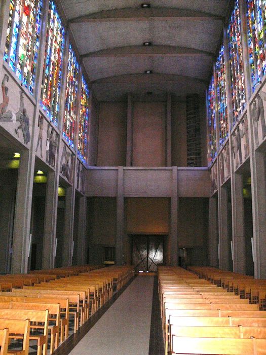 Basilique Notre-Dame de la Trinité : Nef, vue générale