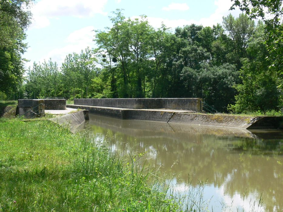 Ouvrage du canal de Berry (également sur commune de Selles-sur-Cher)