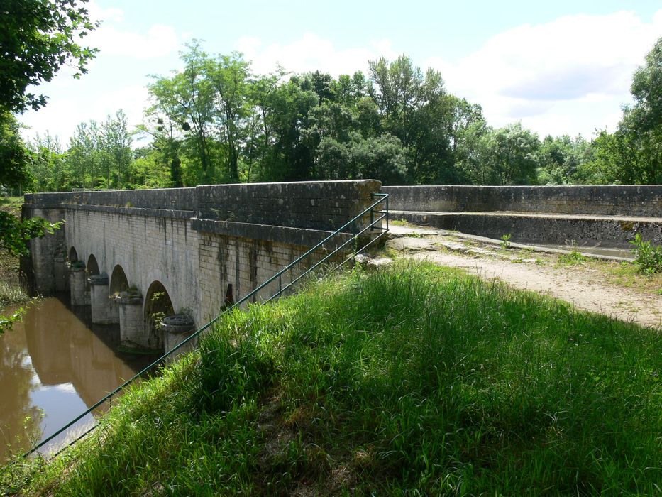 Ouvrage du canal de Berry (également sur commune de Selles-sur-Cher)