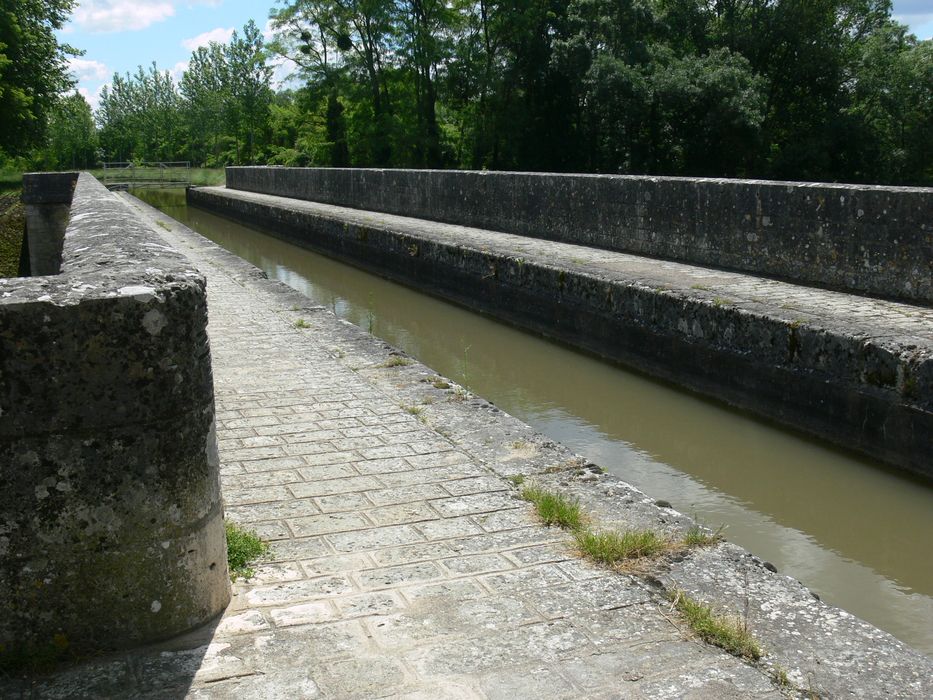 Ouvrage du canal de Berry (également sur commune de Selles-sur-Cher)