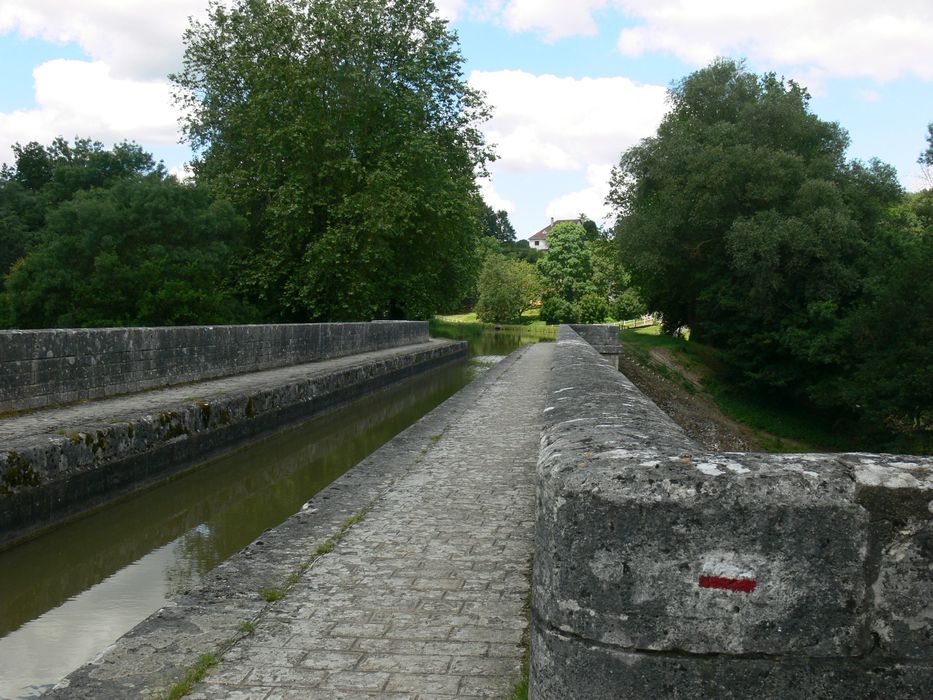 Ouvrage du canal de Berry (également sur commune de Selles-sur-Cher)