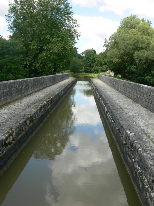 Ouvrage du canal de Berry (également sur commune de Selles-sur-Cher)