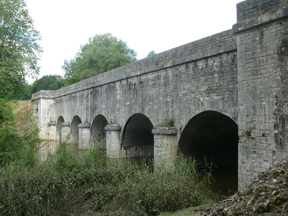 Ouvrage du canal de Berry (également sur commune de Selles-sur-Cher)