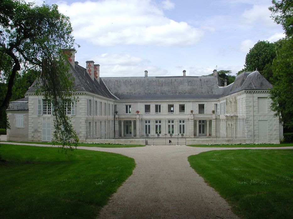 Château du Plessis-Villelouet : Ensemble sud-est, vue générale