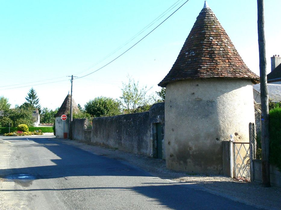 Ancien manoir, dit Porte de la Perrine : Mur d’enceinte ouest, vue générale