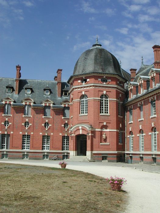 Château de Rivaulde : Façades sud et est, vue partielle