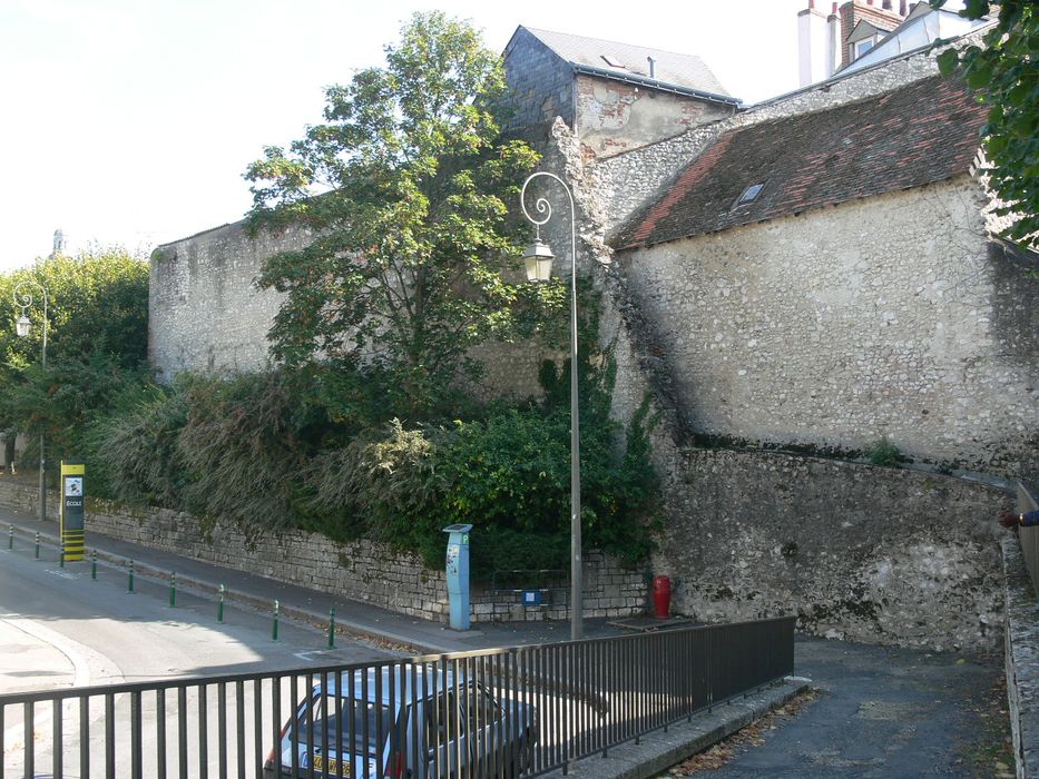 Ensemble des fortifications de la ville, vue partielle