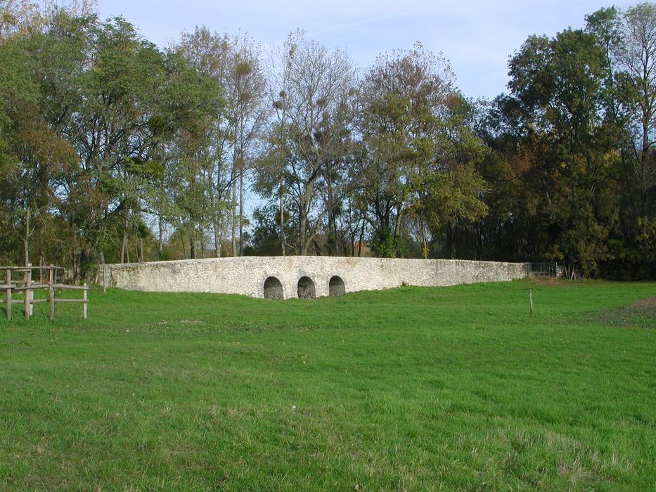 Pont "Saint-Michel" et ponts sur le Cosson dits "chastrés" ou "chartrains" (également sur communes de Saint-Gervais-la-Forêt et Vineuil)