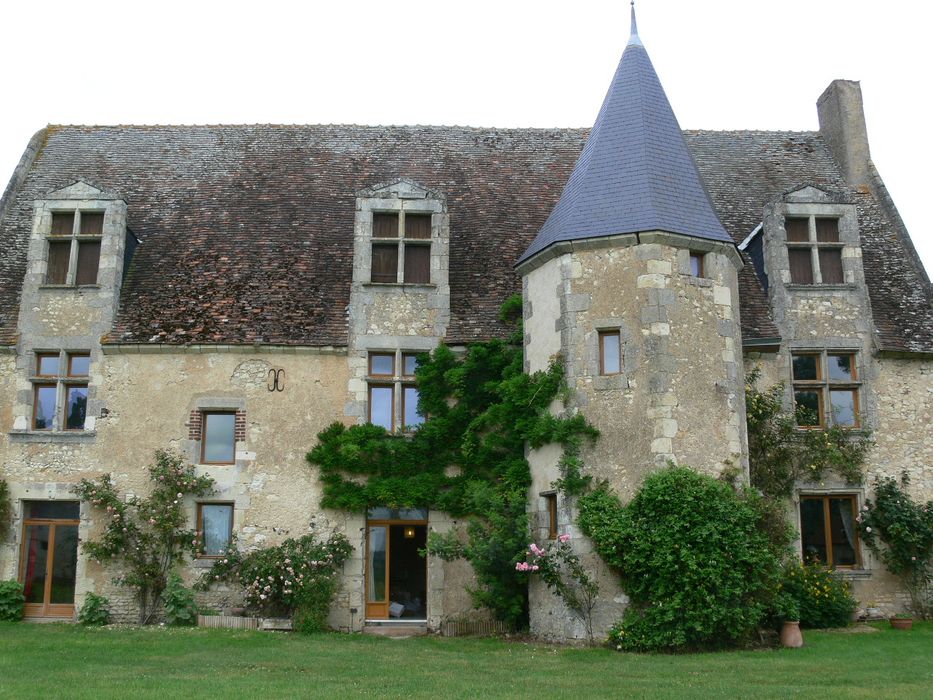 Manoir de la Chevalinière : Façade est, vue générale