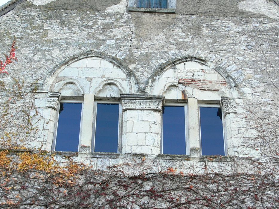 Maison : Pignon, détail des baies