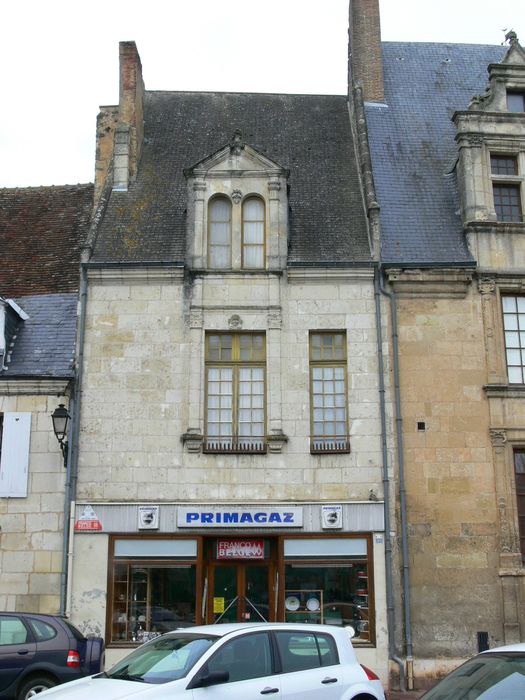 Maison : Façade sur rue, vue générale