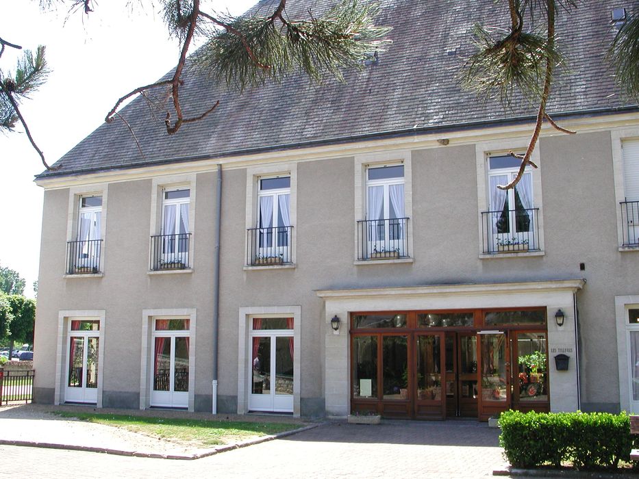 Monastère des Bénédictines du Calvaire : Cloître, vue partielle