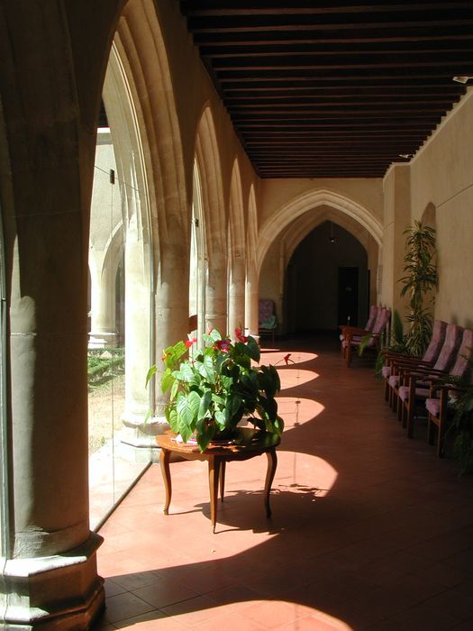 Monastère des Bénédictines du Calvaire : Vue partielle des bâtiments