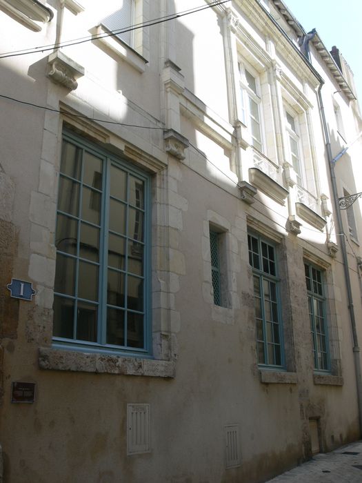 Hôtel Viart : Façade sur rue, vue partielle