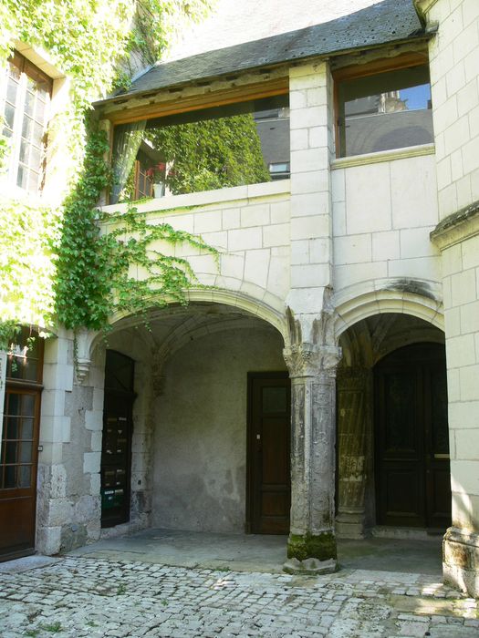 Hôtel Sardini : Cour intérieure, vue partielle des façades