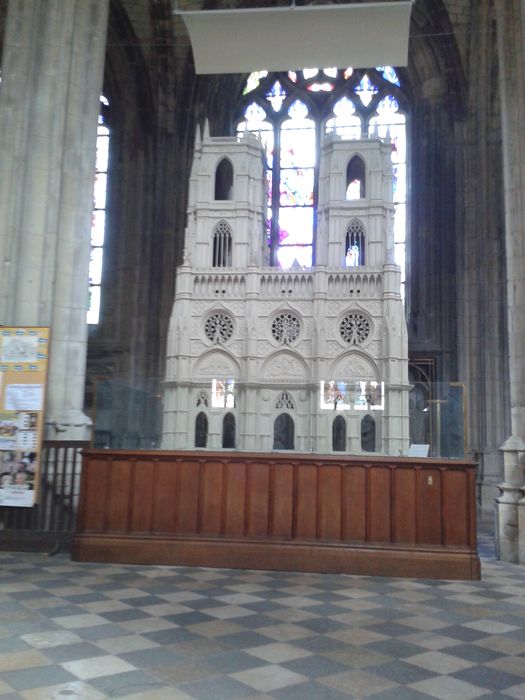 maquette de la cathédrale d'Orléans, vue de face