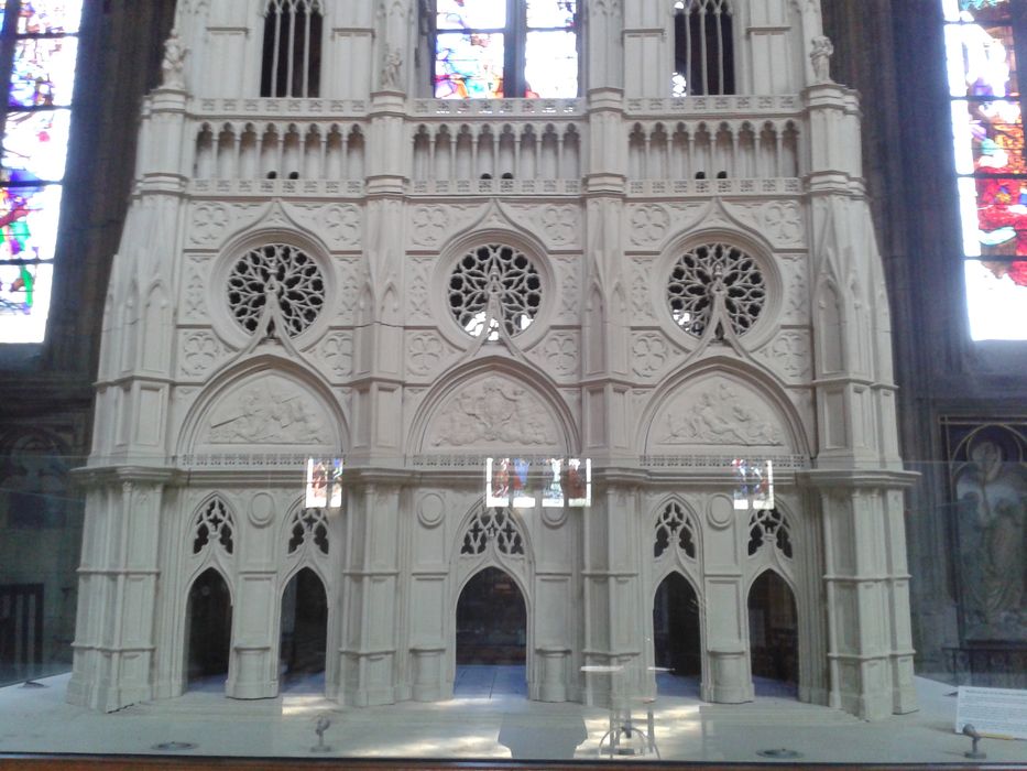 maquette de la cathédrale d'Orléans, façade occidentale, vue partielle