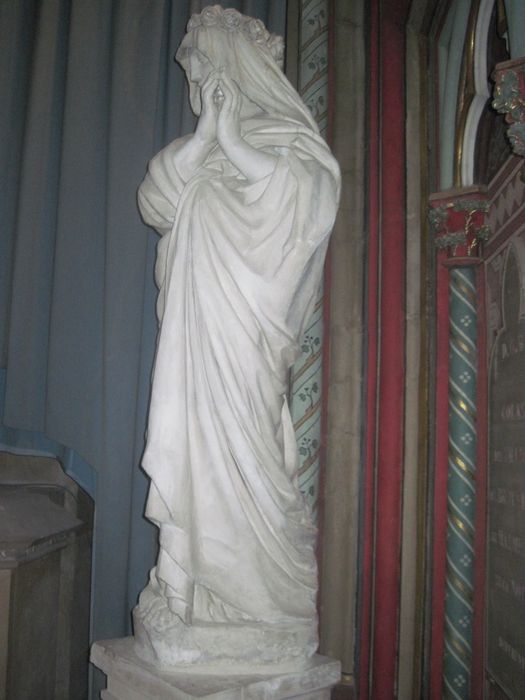 statue : sainte Colombe Vierge martyre de Sens