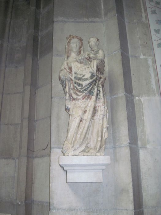 statue : Vierge à l'Enfant