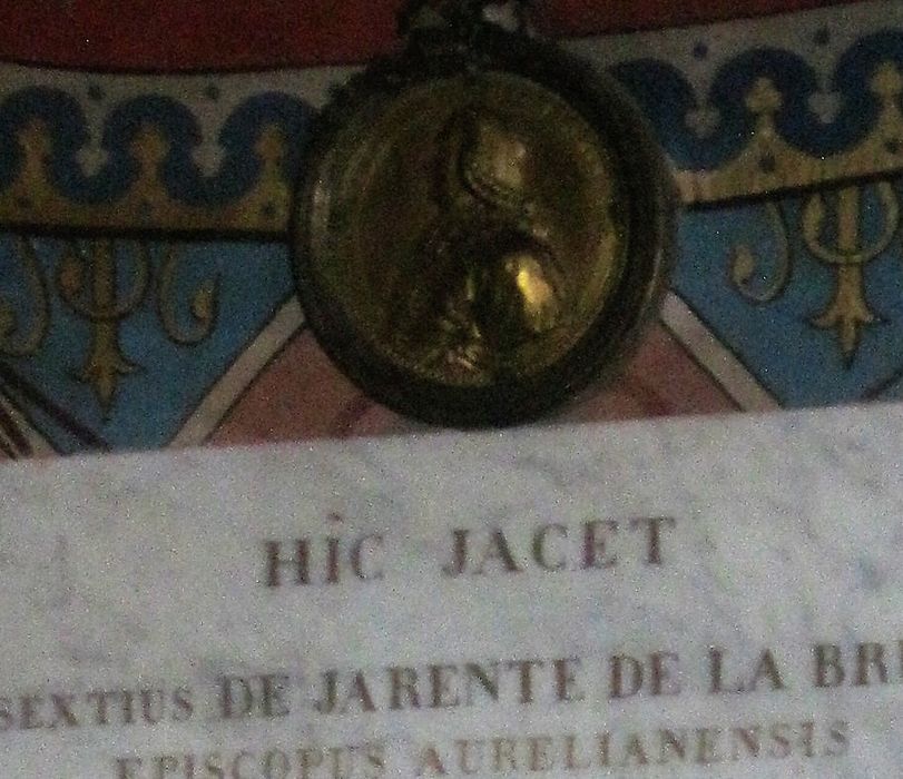 médaillon de Louis-Sextius Jarente de la Bruyère, évêque d'Orléans, mort en 1788