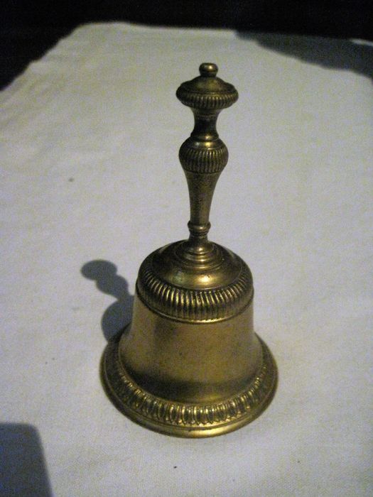 clochette de la chapelle de Mgr Gibier d'Artenay