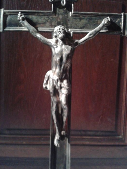 crucifix, vue partielle