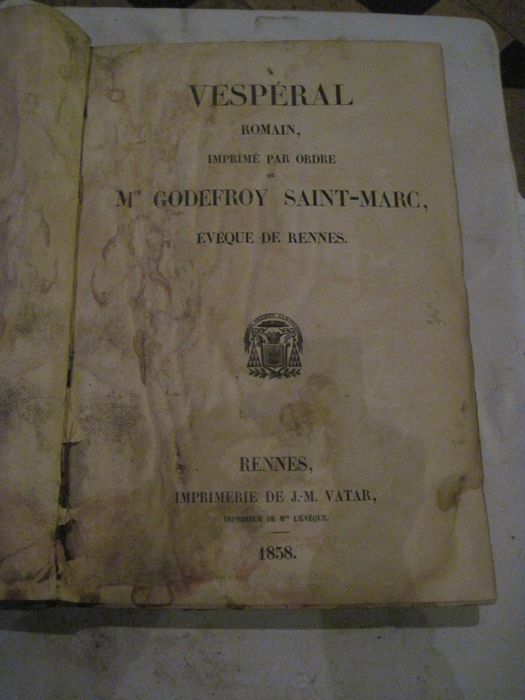 livre liturgique : Vespéral romain imprimé par ordre de Mgr Godefroy Saint-Marc, évêque de Rennes 