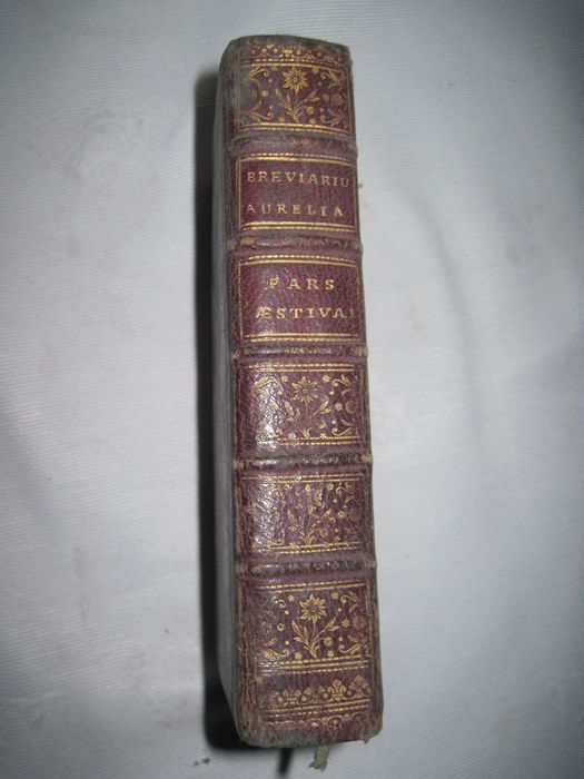 livre liturgique : Brevarium aurelianense illustrissimi ac revendissimi in christo patris domini d. Ludovici-Gastonis Fleuriau d'Armenonville, episcopi aurelianensis , jussu & authoritate recens editum. Pars aestiva. Tranche