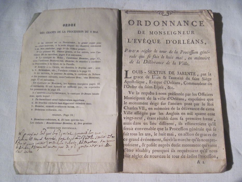 livre liturgique : Ordre de la procession générale qui se fait tous les ans le 8 mai, en action de graces à Dieu pour la délivrance de la ville d'Orléans du siège des Anglois, par l'entremise de Jeanne d'Arc, communément appelée la pucelle d'Orléans [] Réformé par ordre de Monseigneur l'évêque d'Orléans, introduit par l'Ordonnance de Monseigneur, évêque d'Orléans, pour régler le tour de la procession... 