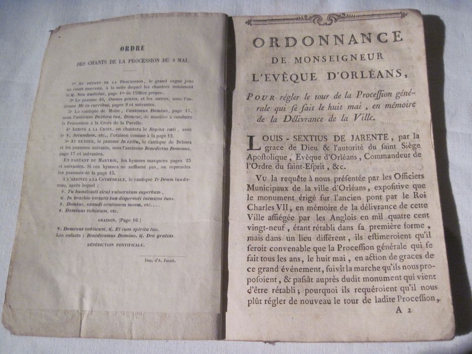 livre liturgique : Ordre de la procession générale qui se fait tous les ans le 8 mai, en action de graces à Dieu pour la délivrance de la ville d'Orléans du siège des Anglois, par l'entremise de Jeanne d'Arc, communément appelée la pucelle d'Orléans [] Réformé par ordre de Monseigneur l'évêque d'Orléans, introduit par l'Ordonnance de Monseigneur, évêque d'Orléans, pour régler le tour de la procession... 