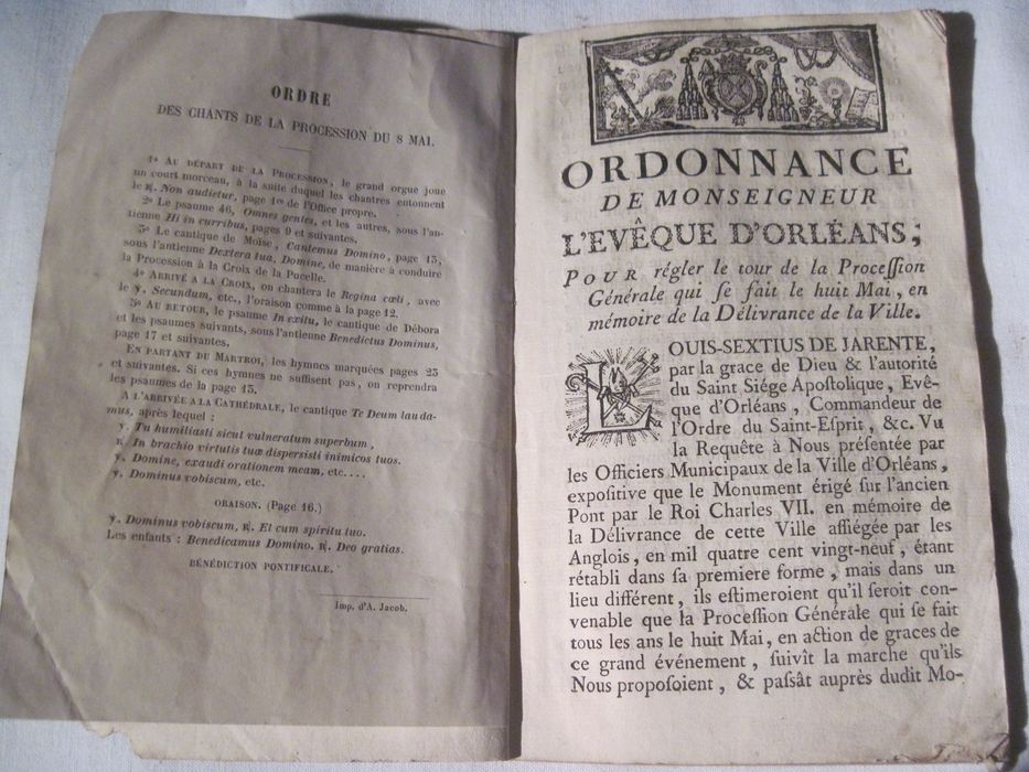 livre liturgique : Ordre de la procession générale qui se fait tous les ans le 8 mai, en action de graces à Dieu pour la délivrance de la ville d'Orléans du siège des Anglois, par l'entremise de Jeanne d'Arc, communément appelée la pucelle d'Orléans [] Réformé par ordre de Monseigneur l'évêque d'Orléans, introduit par l'Ordonnance de Monseigneur, évêque d'Orléans, pour régler le tour de la procession...