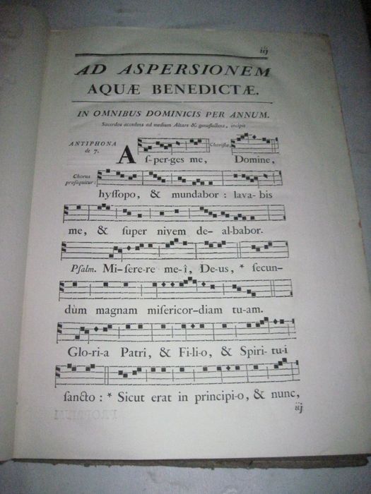 livre liturgique : Graduale Aurelianense, Illustrissimi Ac Reverendissimi In Christo Patris D.D. Ludovici-Sextii De Jarente De La Bruyere, Episcopi Aurelianensis, Regii Ordinis Sancti Spiritus Commendatoris, & C. Jussu Auctoritate Recens Editu. Pars Hyemalis, partition