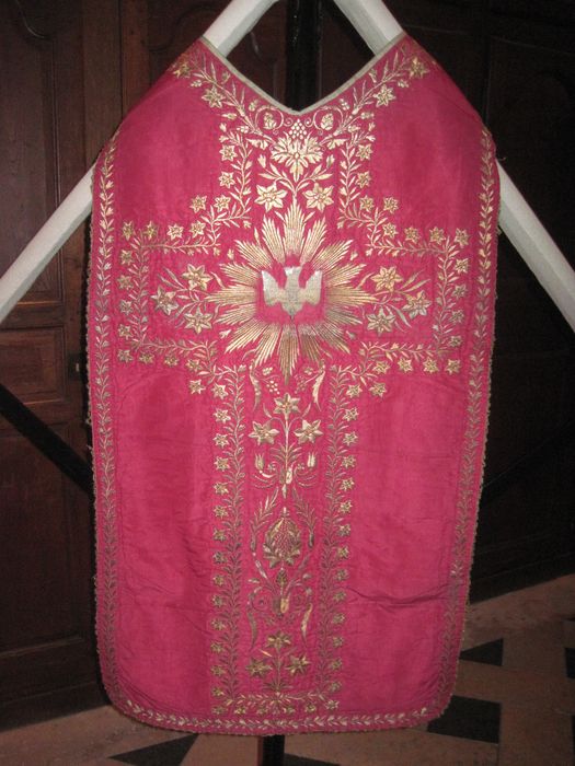 chasuble, face rouge dos