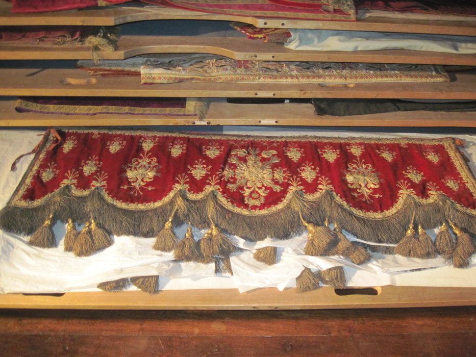 dais de procession, détail d’une pente