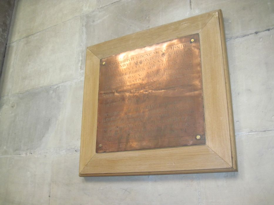 plaque dédicatoire du jubé commémorative de l'extinction du calvinisme