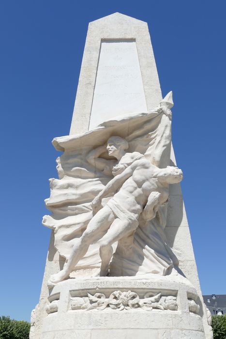 vue partielle du monument