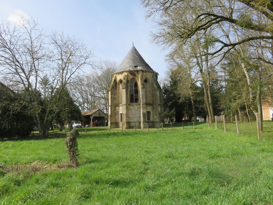 vue générale de la chapelle dans son environnement depuis l’Est