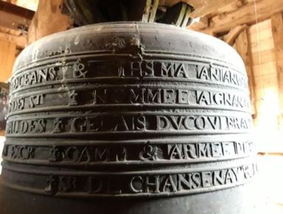 cloche, détail de l’inscription - © Ministère de la Culture (France), Direction Régionale des Affaires Culturelles du Centre-Val de Loire – Tous droits réservés 