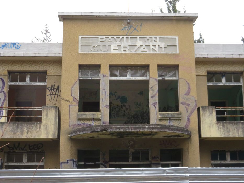 pavillon Guersant, façade antérieure, vue partielle