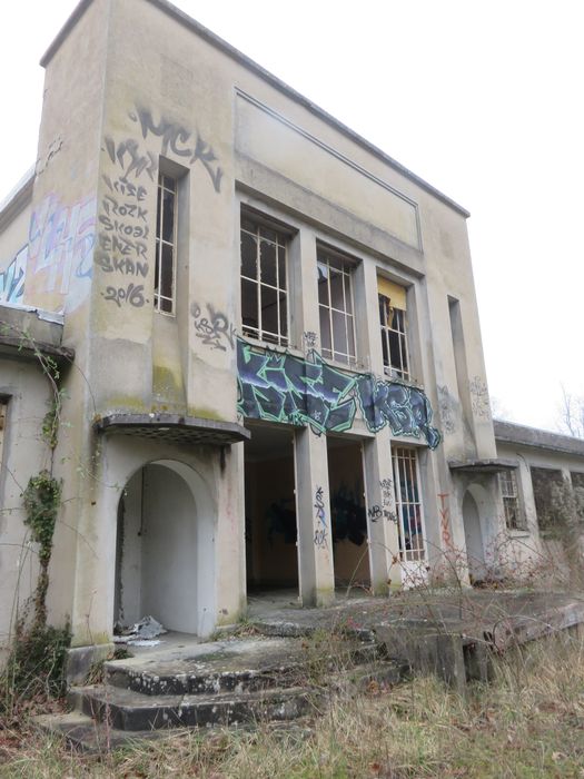 pavillon non localisée, façade antérieure